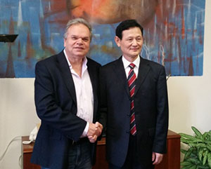 Il sindaco Lorenzini con Li Yaocai